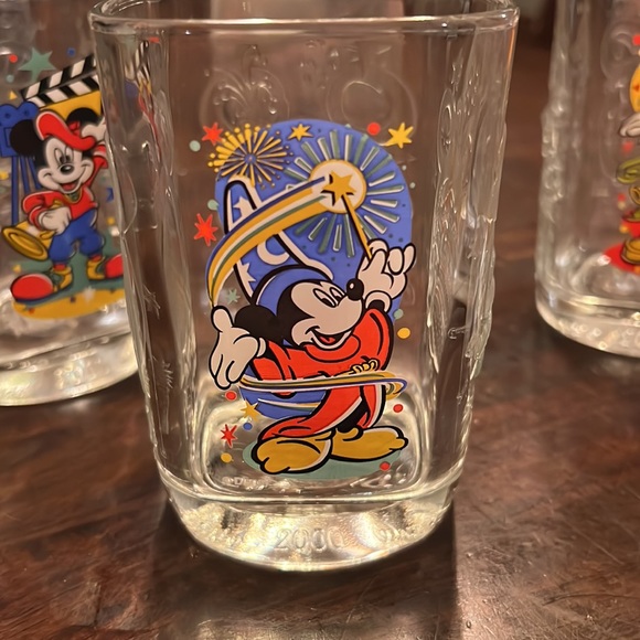 LIMITED Disney year 2000 Y2K McDonald’s Collectors Glasses each sold separately - Picture 5 of 12